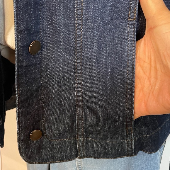 Croft & Barrow- Dark Wash Jean Jacket size M - Picture 9 of 11